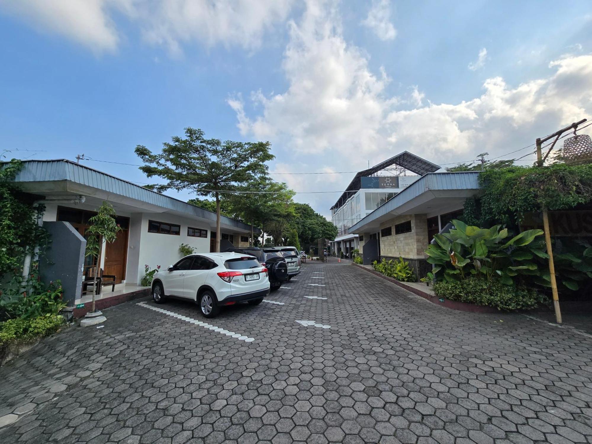 Kusma Hotel Bandungan Semarang Kültér fotó
